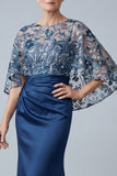Robe de la mère de la mariée à paillettes scintillantes en marine à fleurs