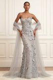 Robe longue de bal de promo en sirène argentée sans bretelles à sequins fleuris appliqués avec cape