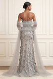 Robe longue de bal de promo en sirène argentée sans bretelles à sequins fleuris appliqués avec cape