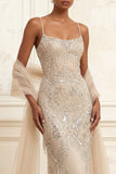 Robe longue de bal scintillante à perles d’abricot avec cape