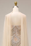 Robe longue de bal scintillante en abricot perlée de sirènes avec cape
