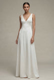 Robe de fiançailles longue blanche en satin à col en V