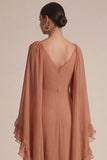 Robe de mariage marron à volants en V, col en V et cape