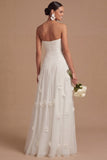 Robe longue blanche de réception de mariage blanche sans bustiers, fleurie appliquée à l’applique et à la ligne A