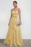 Robe de mariage jaune en dentelle longue en dentelle avec une fleur 3D