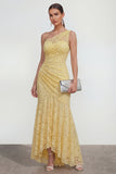 Robe longue sirène jaune en dentelle, une épaule froncée