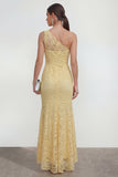 Robe longue sirène jaune en dentelle, une épaule froncée