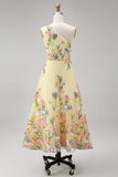 Robe midi fleurie jaune à une épaule brodée