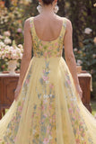 Robe midi fleurie brodée en tulle à col carré en ligne A