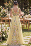 Robe Maxi brodée florale à décolleté en V jaune pastel