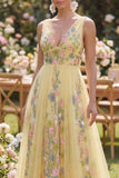 Robe Maxi brodée florale à décolleté en V jaune pastel