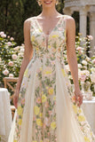 Robe midi fleurie brodée en tulle en A-Line champagne à col en V