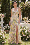 Longue robe fleurie brodée en tulle sirène avec champagne