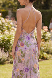 Robe longue fleurie brodée en tulle à col lilas lilas et fente