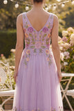 Robe midi fleurie midi brodée en tulle lilas à col en V