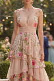 Robe longue fleurie brodée à étages brodée en tulle à col V à blush