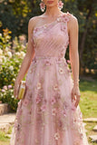 robe longue fleurie froncée en tulle rose fuchsia à une épaule