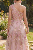 robe longue fleurie froncée en tulle rose fuchsia à une épaule
