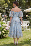 Robe midi en tulle ligne A à lignes tombantes, bleu plissé et perlé