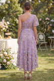 Robe midi fleurie midi appliquée en tulas lilas ligne A avec un nœud d’épaule