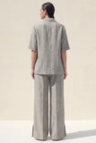 Costumes femmes à manches courtes gris à revers cranté en deux pièces