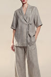 Costumes femmes à manches courtes gris à revers cranté en deux pièces