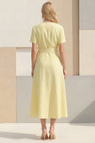 Robe de travail midi satin en V jaune clair à col en V avec ceinture