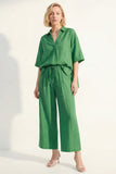 Costume long pour femmes à col vert, manches courtes, satin et ceinture