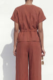 Costume longue femme à manche courte à manches courtes en caramel avec ceinture