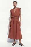 Costume midi féminin à manches en A-line en caramel à col en V avec ceinture
