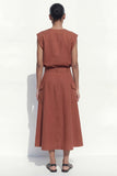 Costume midi féminin à manches en A-line en caramel à col en V avec ceinture