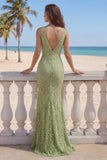 Robe de bal longue en dentelle en dentelle vert sauge à col en V et fendue