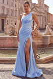 Robe de soirée longue bleue à une épaule perlée avec fente