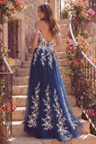 Robe longue de bal longue en tulle à traînes A à épaules dénudées,