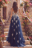 Corset en tulle à ligne A sur une épaule avec une robe de bal longue à fleurs bleu marine avec des appliques