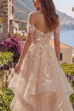 Corset fleuri décollé en Champagne Longue robe de bal avec volants