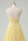 Robe Maxi jaune beurre chiffon ligne en A à une épaule froncée