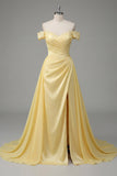 Robe maxi froncée jaune beurre en A décollée sur les épaules avec fente