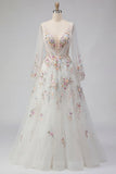 Robe de mariée blanche à fleurs froncées à col en V et ligne A à manches longues