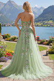 Robe de bal de bal verte fleurie brodée en ligne A en forme de robe de bal