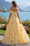 Robe de bal longue jaune ligne A épaules froncées imprimé floral