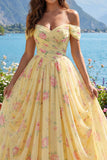 Robe de bal longue jaune ligne A épaules froncées imprimé floral