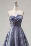 Élégante robe de bal longue étoilée avec un corsage sculptural froncé et une jupe trapèze en A