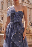 Robe de bal longue de bal bleu poussiéreux sans bretelles avec nœuds à volants en cascade