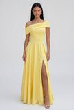 Robe maxi jaune à une épaule en ligne A avec fente