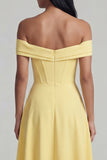 Robe maskini jaune corset à épaules décollées en A avec fente