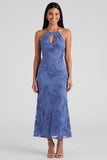 Robe midi sirène à col nu bleu avec broderie florale