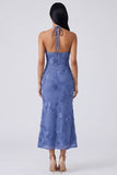 Robe midi sirène à col nu bleu avec broderie florale