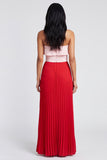 Robe longue plissée rose et rouge à épaules dénudées, plissée et volants