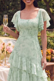Manches à manches à fleurs carrées en sauge poussiéreuse Une robe longue à volants en ligne